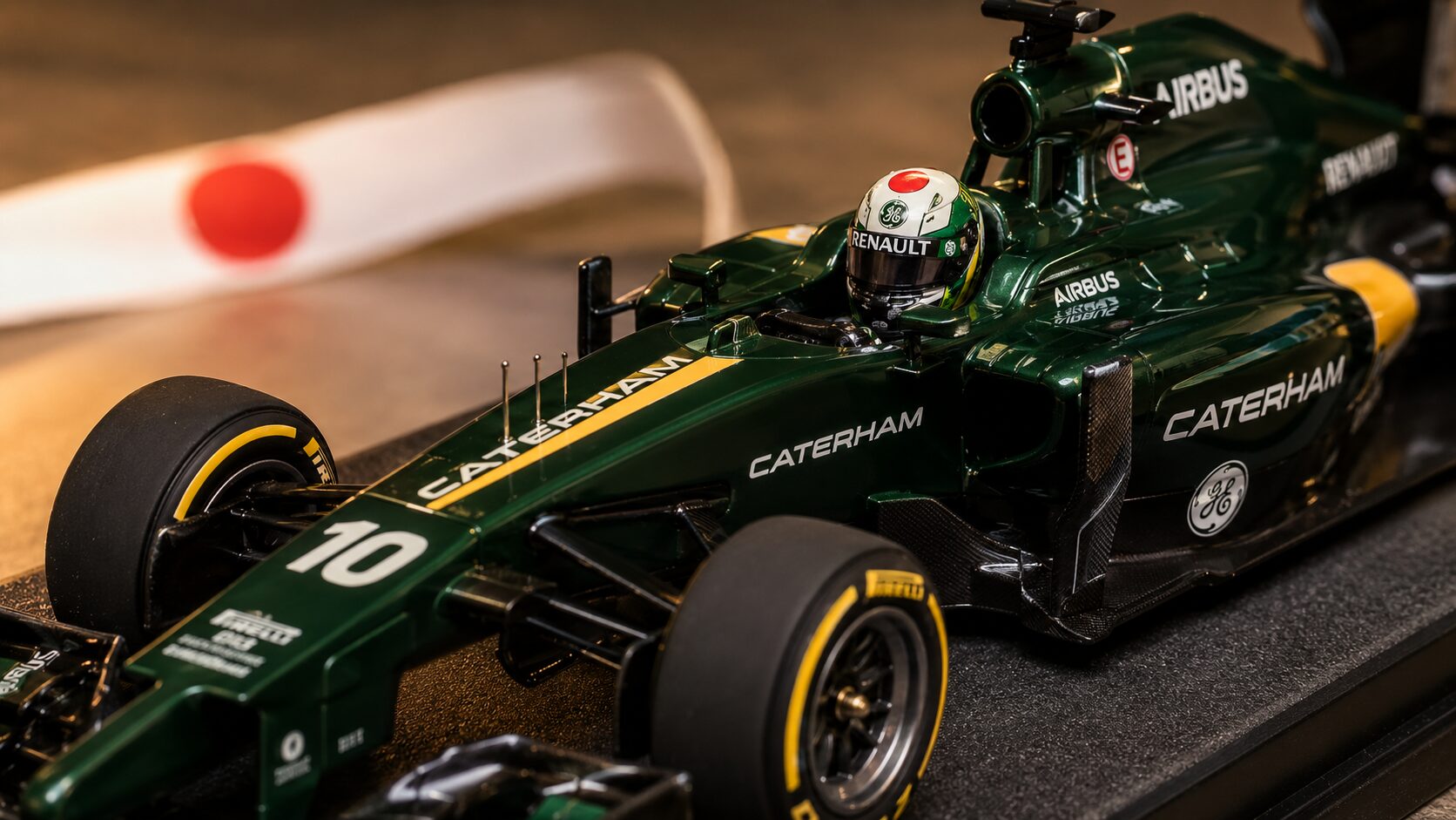 日本人ドライバーが搭乗したF1マシンを再現した1/43ミニカーのイメージ