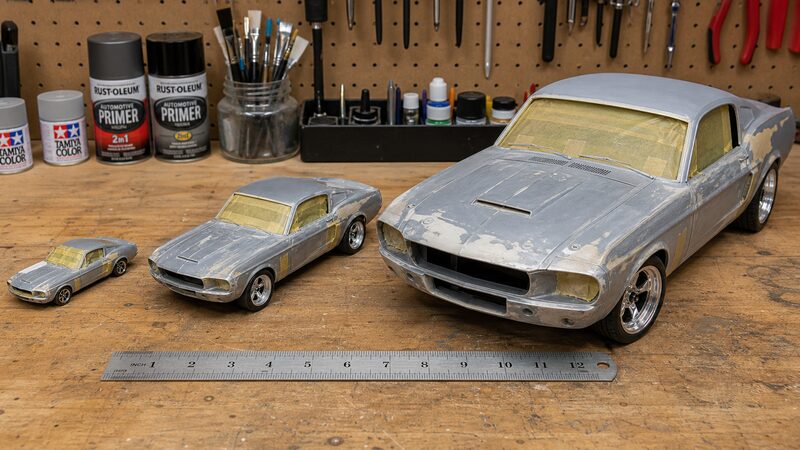 1/64・1/43・1/18スケールのミニカーを並べて比較